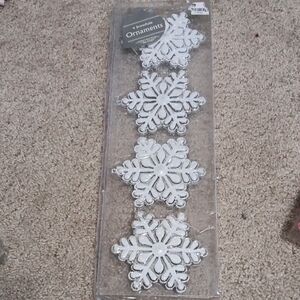 Elegant White Snowflake Ornament Set